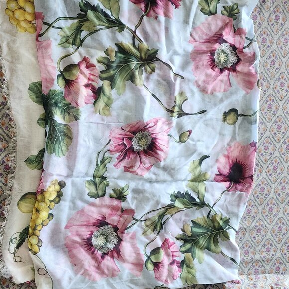 Oscar De La Renta Poppies & Grapes Modal Cashmere Scarf Sage Yellow - Picture 5 of 7